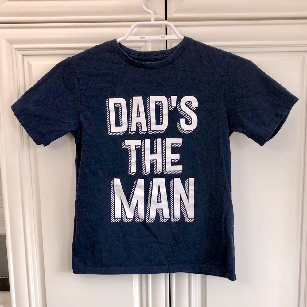 😎 Place “Dad’s the Man” kid’s shirt